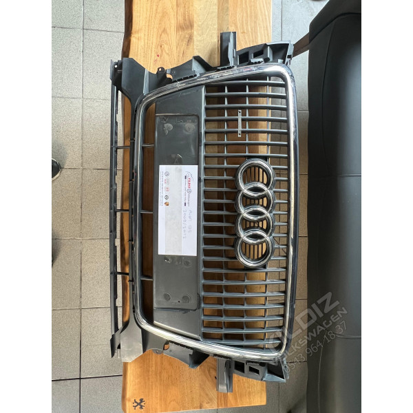 Audi Q5 8R0853651 Çıkma Ön Panjur 2009-2012